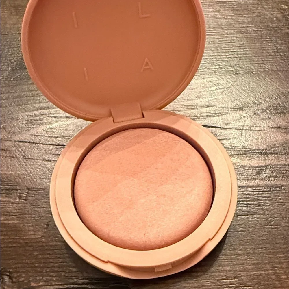 ILIA new box